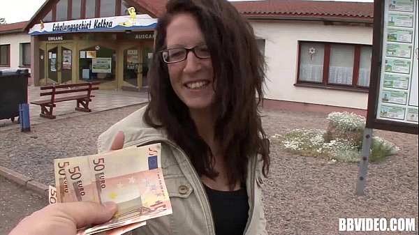 Грудастая немецкая проститутка трахается за деньги