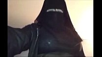 In niqab without panties