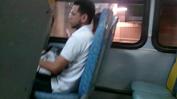 Baiano do RJ без нижнего белья в автобусе