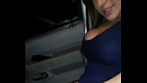 Minha namorada se masturbando no carro
