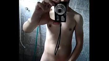 Boy gifted with Londrina masturbating in the bathroom