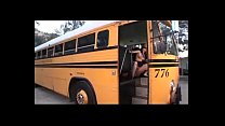 Школьница трахнута в автобусе