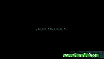 Massagem Nuru Japonesa e Tensão Sexual no colchão de ar 29