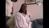 JuliaReaves-encore à savoir1- - Titty Twister (NZ9897) - scène 5 seins Gros seins Brunette masturbati