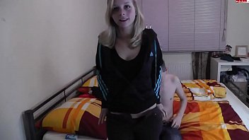 ウェブカメラでセックスをしているセクシーなカップル-sexycams24.eu