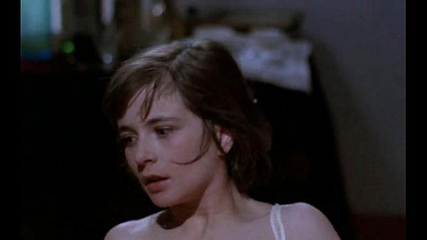 Leonora Fani scène du film (1977)