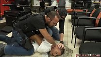 Des policiers sexy nus en vidéo de sexe et des flics homosexuels