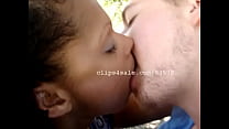Ди и Джей целуются, видео 1