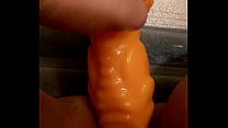 Orange Drachenspielzeug
