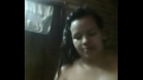 Paraguaya se masturba en la ducha y se lo envia asu novio peruano