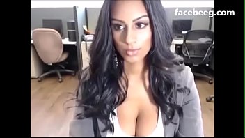 Latina sur webcam Partie 1 - sex-tube-online.com