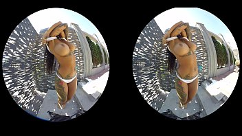 HD-Zusammenstellung von sexy europäischen Solomädchen, die in VR-Video necken
