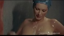 Edwige Fenech sous la douche (Le professeur enseigne à la maison)