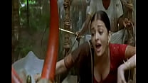 Aishwarya Rai Boobs Cleavage Show im Guru Song