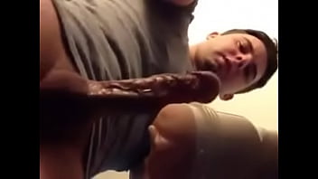 Garoto Lindo thick big cock and veiudo in the pussy of b..