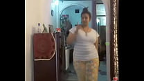 Hot Desi Indian Bhabi schüttelt ihren Sexi Arsch & Titten auf Bigo Live ... 3