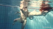 Юная Миа и горячие лесбиянки Петра плавают для тебя обнаженными. Невероятно красивый у. голый под водой! Вам нравятся нудисты?