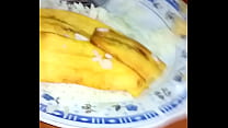 Porn video of La Chiri eating 3 bananas