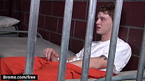 Bromo - Donny avec Eli Hunter Rocko Sud Sebastian Young Zane Anders au Barebacked In Prison Part 4 Scène 1 - Aperçu de la bande annonce