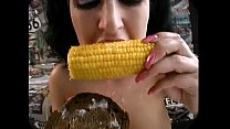 semen en la comida - mazorca de maíz semen
