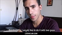 Amador espanhol Twink Latino Boy chama vários homens para sexo
