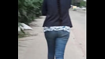Bangalore teen fille dans la rue se balançant sexy ass
