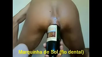 Homme brésilien baise avec une bouteille (20130130h) cdspbisexual