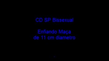 Arrombando o cú com maça de 11cm (20130201d) cdspbisexual