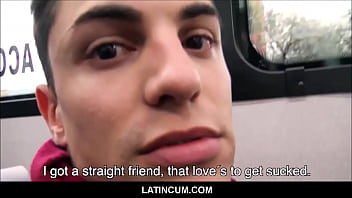 Gay amateur Latino Guy versés à suce et baise un mec droit par le cinéaste POV