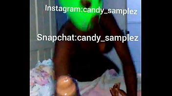 jeune gars jamaïcain suce la queue de son beau-père pour Iphone