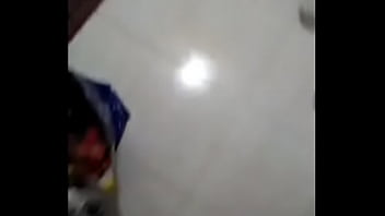 Un video caldo di un cazzo marocchino strattona e gli dai un fazzoletto
