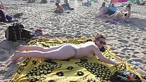 Massagem de praia em topless em Nova York
