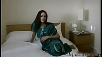 Sexy desi aunty with saree hindi audio sex