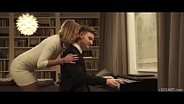 SEXART - Aria Logan se fait baiser par le pianiste