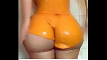 Bunda phat branca grande em laranja