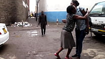 Двойной дилдо трахает африканских лесбиянок