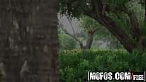Exhibitionist teen (Savana Ginger) gets filmed fucking outside - Mofos