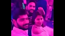Swathi naidu vie nocturne danser dans pub