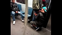 Fellation dans le métro