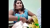 Swathi naidu sexy em saree e mostrando os seios - parte 1