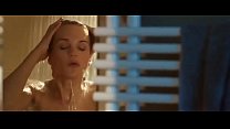 Semaine furtive (Scream Week): séance sexy de douche et serviette dans une brunette nue