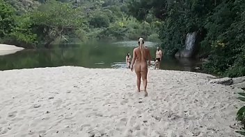 La vidéo a coulé sur internet !!! Dans les coulisses d'un film porno brésilien sur le bateau !!! (Paty butt et Agatha Ludovino)