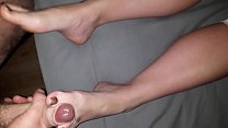 s. girlfriend gets messy feet