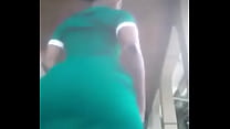 Die ghanaische Big Ass Nurse zeigt twerking Moves