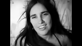 Бразильская девушка с большими сиськами получает сперму в любительском видео