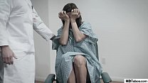 MILF plantureuse baisée par le personnel de l'hôpital - Alexis Fawx, Bobbi Dylan