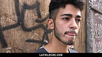 LatinLeche - Cute Latino Hipster obtiene un facial con semen pegajoso
