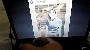 Novinha se exibe no instagram