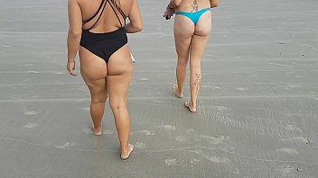 Mi amigo y yo disfrutamos sabroso en la playa !!! Honey Fairy - Paty Butt - El Toro De Oro