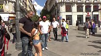 Spanisch Babe in öffentlichen Sexshop gefickt